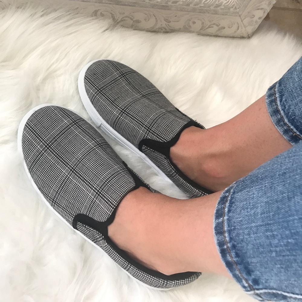 Plaid Pull On Sneaker - Picture 3 of 8